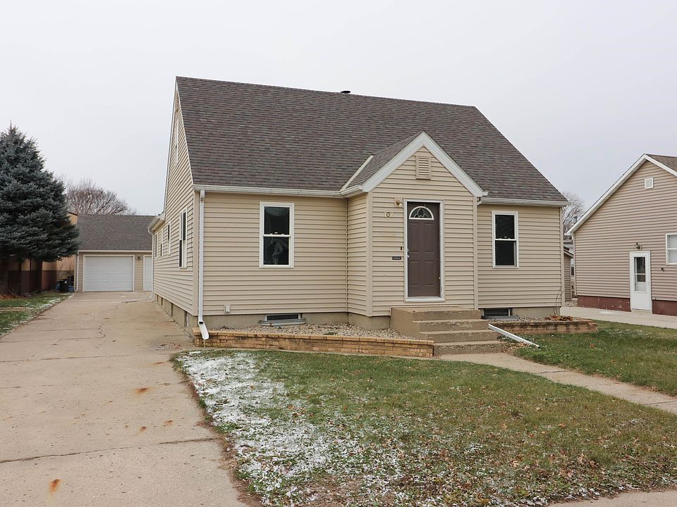 1st image of 707 6th Ave E