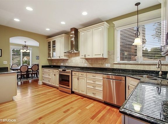 3rd image of 6822 W Oakton Ct