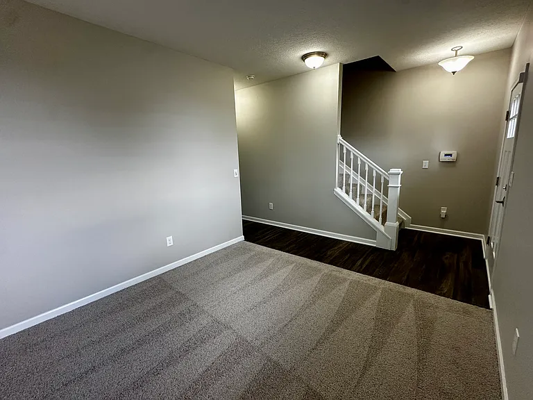 2195 Holiday Valley Dr — Photo 6