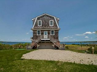 17 Hart St, Tiverton, RI 02878