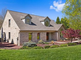 140 Dyers Stone Dr, Eighty Four, PA 15330