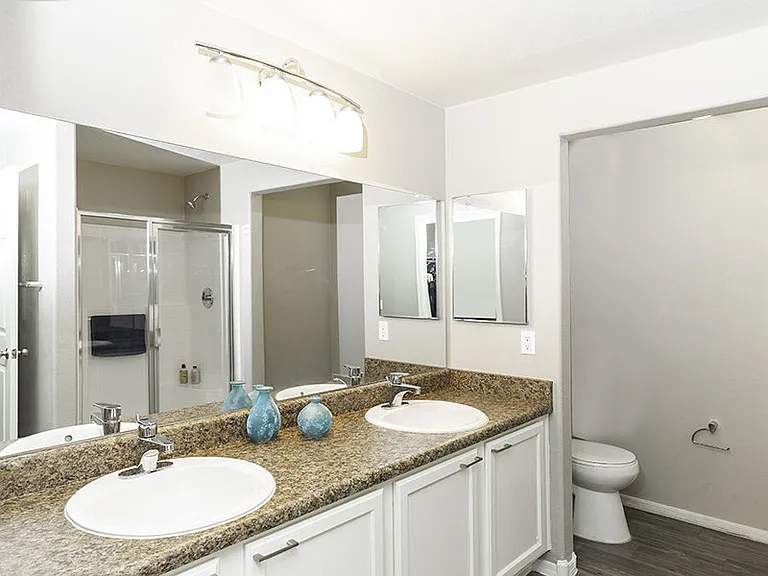Town Center Apartments — Photo 31