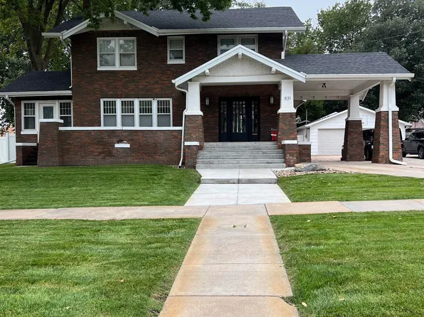 831 N Lexington Ave, Hastings, NE 68901