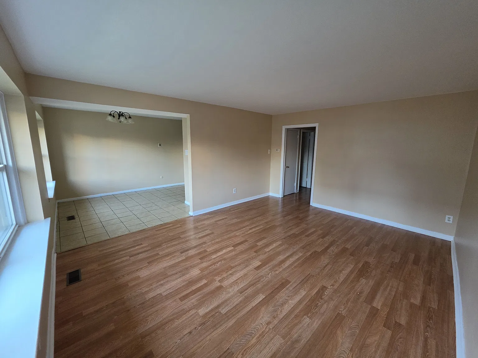 2 bed, 980 sqft, $1,600 — Photo 4