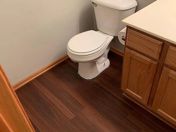 5th image of 2621 Yellowstone Dr