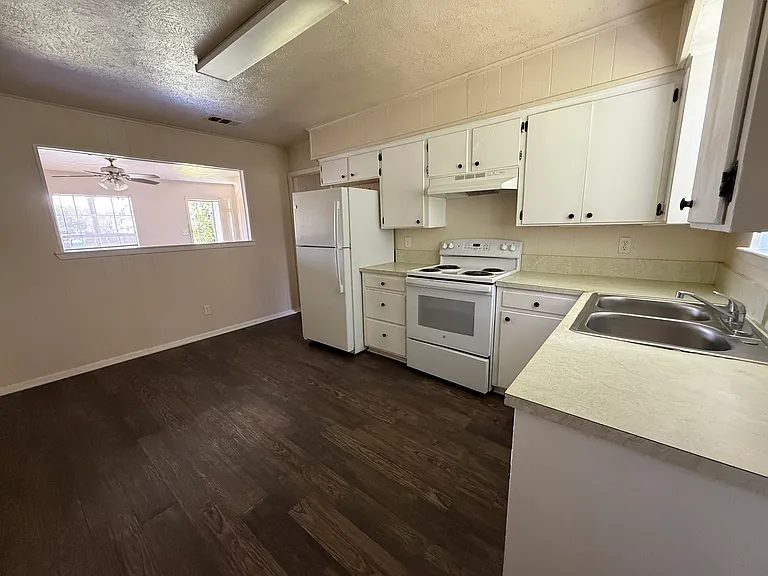 3525 Country Club Rd — Photo 15