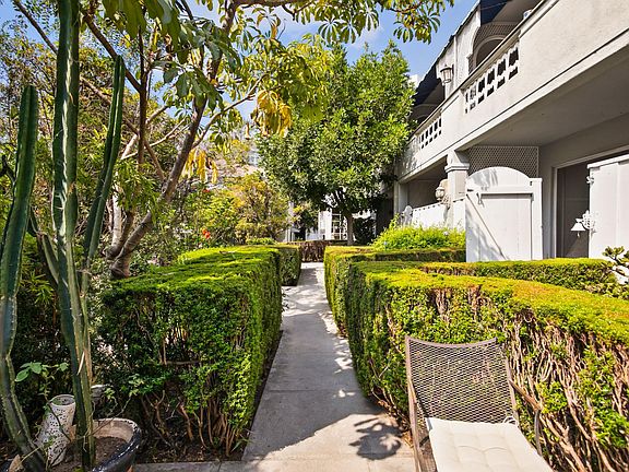 4th image of 1323 N Olive Dr #35A
