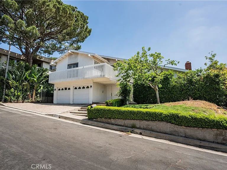 2396 Venus Dr — Photo 1