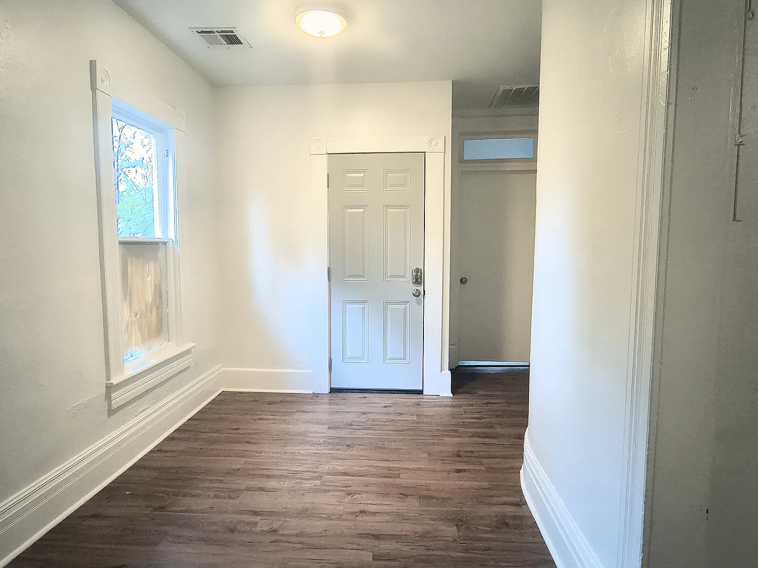 2 bed, 950 sqft, $945 — Photo 3