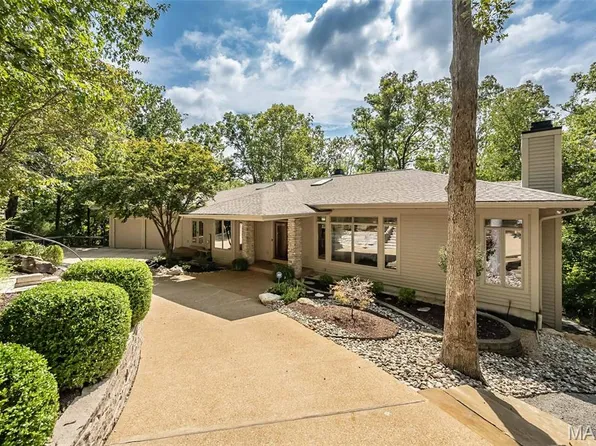 18852 Highwood Estates Dr, Pacific, MO 63069