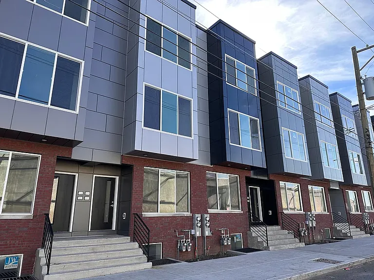 2511 E Tioga St #F8 — Photo 28