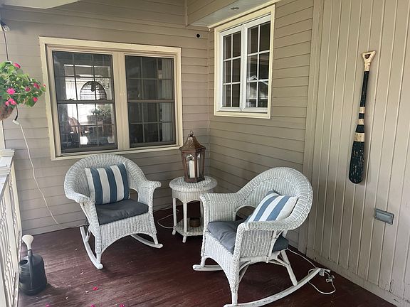 3rd image of 79 Clover St