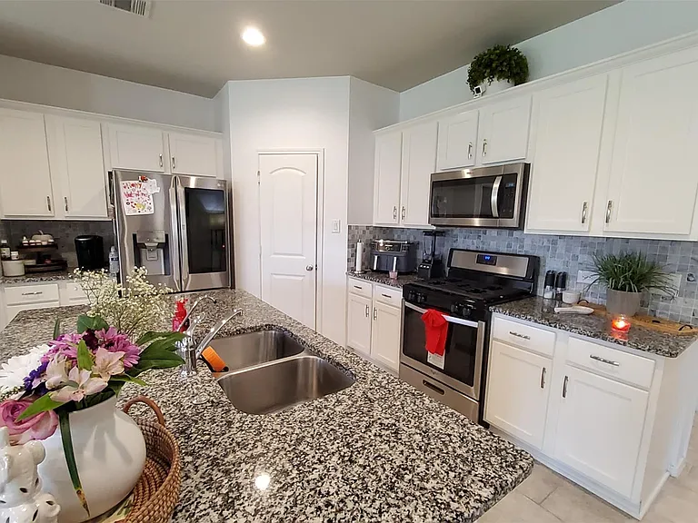 22607 Castello Lakes Dr — Photo 15