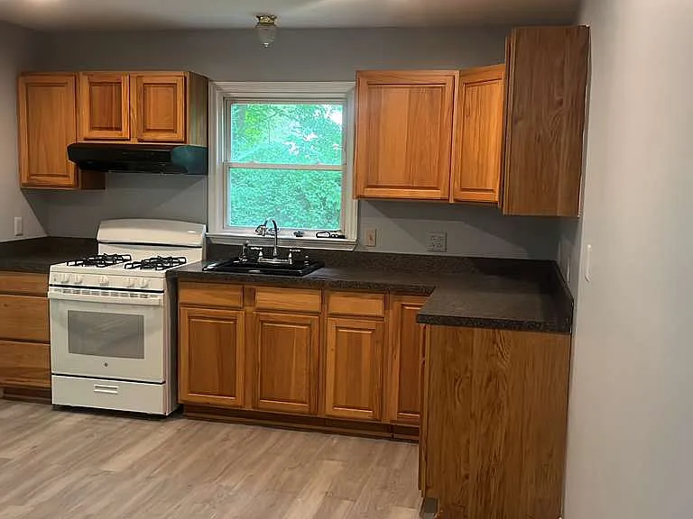 48 E Shore Dr — Photo 10