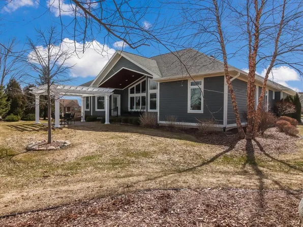 4222 Wolverine Dr, Williamsburg, MI 49690