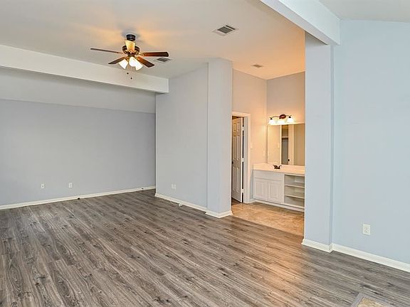 5th image of 815 N Rock Dr