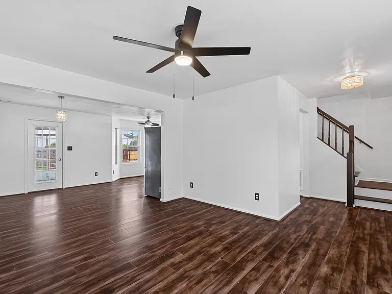 3200 Vermeer Dr #8 — Photo 5