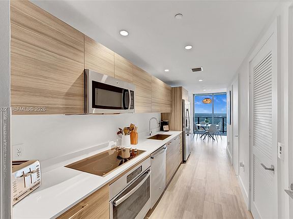 2nd image of 121 NE 34th St #2815