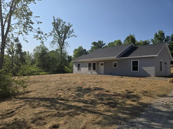 67 Sandy Drive, Monmouth, ME 04259