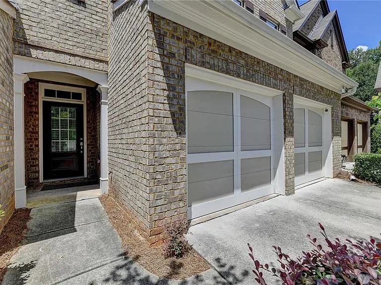 2152 Greencrest Cir — Photo 4
