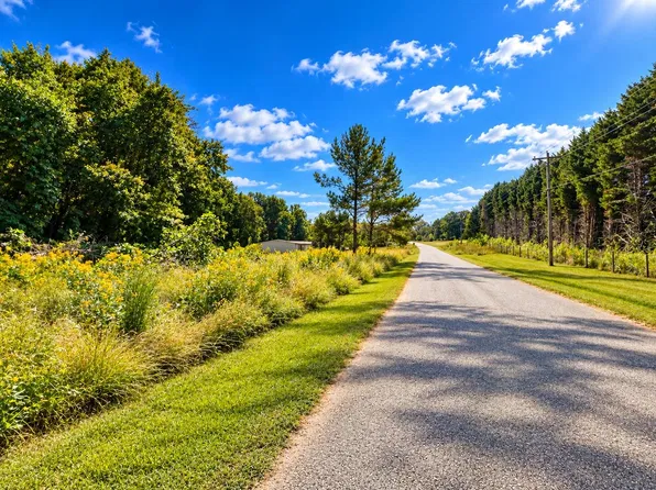 526 Wilkins Ford Rd, Inman, SC 29349