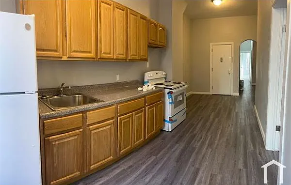 1047 Clay Ave #1 — Photo 2