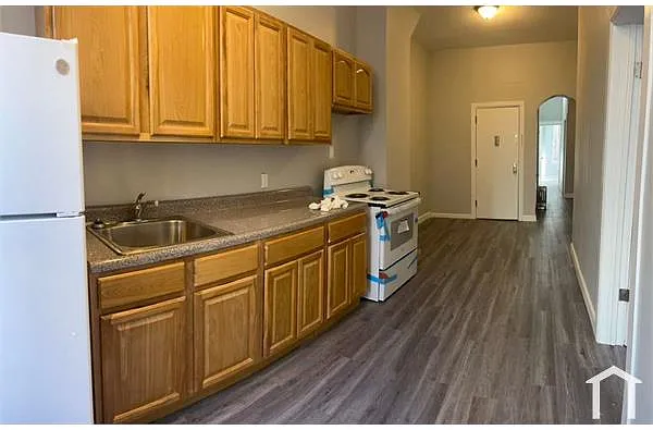 Building Photo - 1047 Clay Ave #1