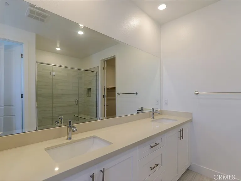 126 Carmine — Photo 21