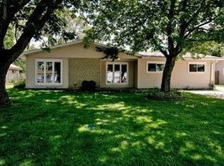 1425 Sequoia Ln, Darien, IL 60561