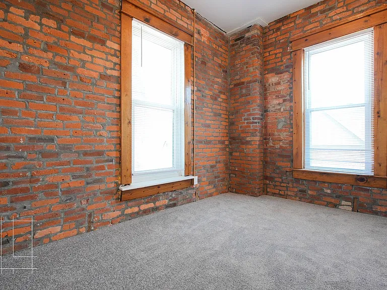 880 Hamlet St. — Photo 17