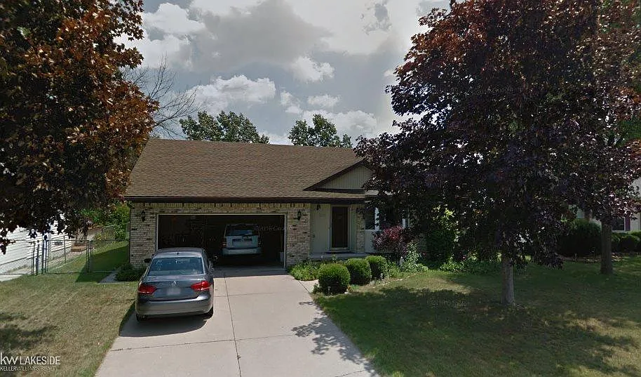 811 Saint Bernard St photo 1