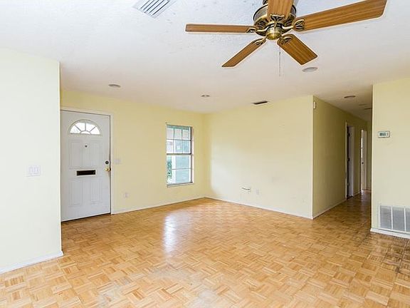 4th image of 414 Brittany Cir