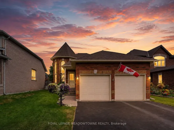 89 E Standish St, Halton Hills, ON L7G 5W3