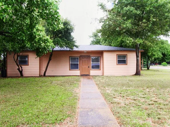 902 17th Ave N, Texas City, TX 77590