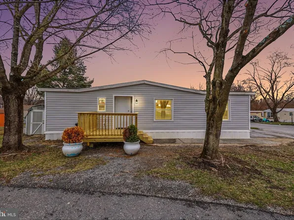 31 Cypress Ln, Carlisle, PA 17015