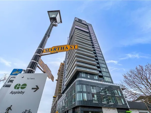 370 Martha St #801, Burlington, ON L7R 2P7