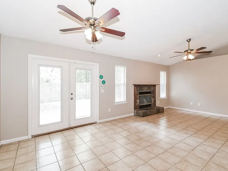 8522 Sugartree Dr — Photo 3