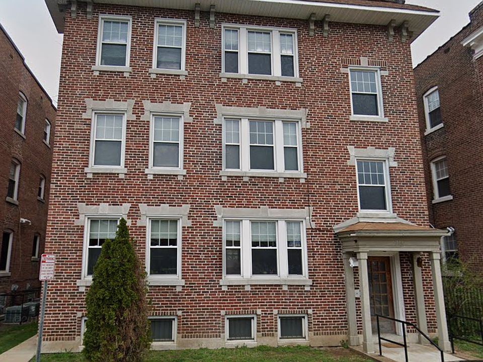 1st image of 714 Leland Ave #2