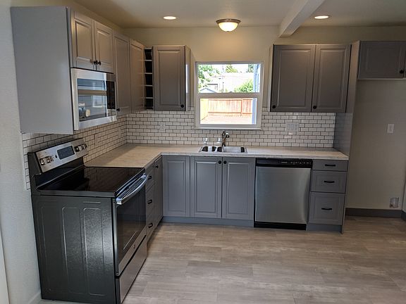 New Stove, DW and Microwave