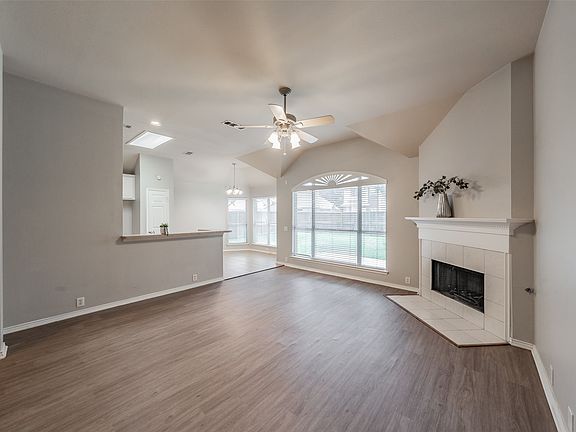 4th image of 2900 Dunbar Dr