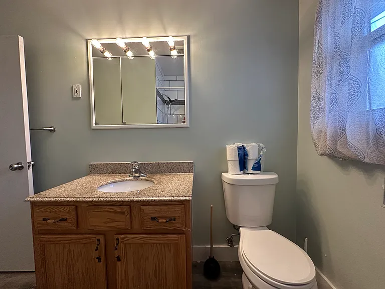 549 Hillside St — Photo 10