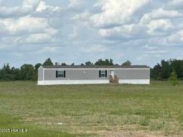 4589 Mobleys Bridge Rd, Grimesland, NC 27837