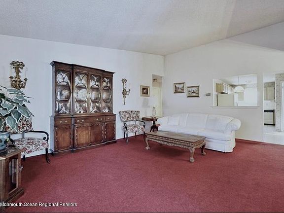 4th image of 24 Gatley Close #1000