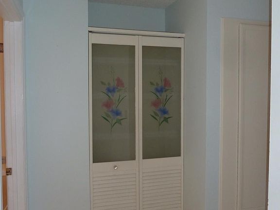 5th image of 9715 Alburtis Ave APT 115