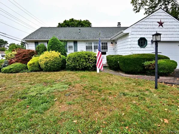 3 N Brook Drive, Valley Stream, NY 11581