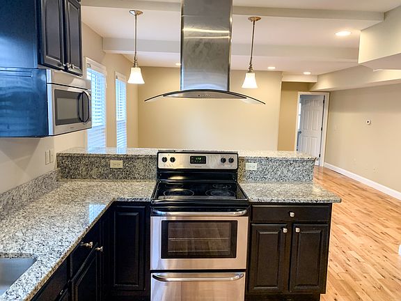 2nd image of 126 King St APT 2R