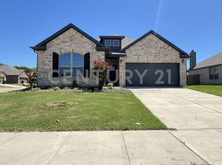 701 Dripping Springs Ln, Cleburne, TX 76033