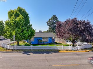 615 Pacific Ave, Brookings, OR 97415