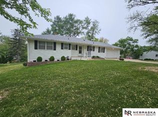 1604 S 97th St, Omaha, NE 68124