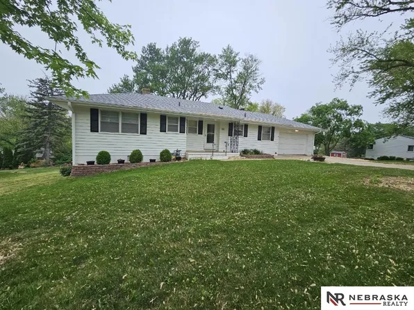 1604 S 97th St, Omaha, NE 68124